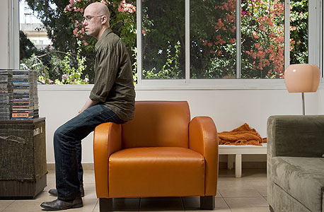 יוסף אל-דרור. מחזאי, תסריטאי, במאי ומתרגם יוסף אל-דרור. מחזאי, תסריטאי, במאי ומתרגם