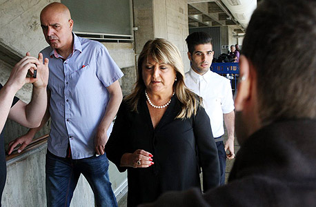 שולה זקן הבוקר בביהמ"ש שולה זקן הבוקר בביהמ"ש