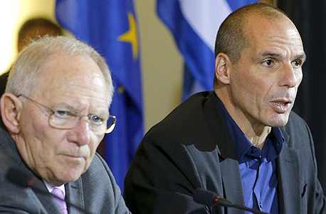 יאניס ורופיקס שר האוצר של יוון וולפגנג שויבלה ושר האוצר של גרמניה (ארכיון) יאניס ורופיקס שר האוצר של יוון וולפגנג שויבלה ושר האוצר של גרמניה (ארכיון)