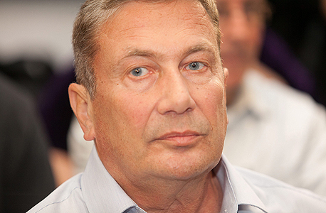 נוחי דנקנר בבית המשפט (ארכיון)