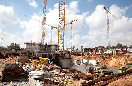 אתר בנייה לדיור להשכרה (ארכיון)