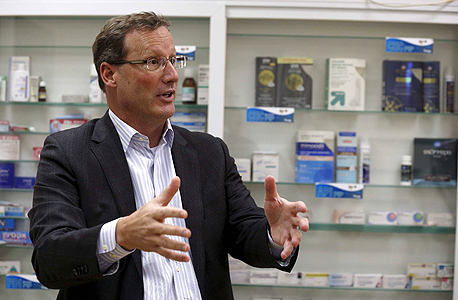 ג'ון הנדריקסון מנכ"ל פריגו ג'ון הנדריקסון מנכ"ל פריגו