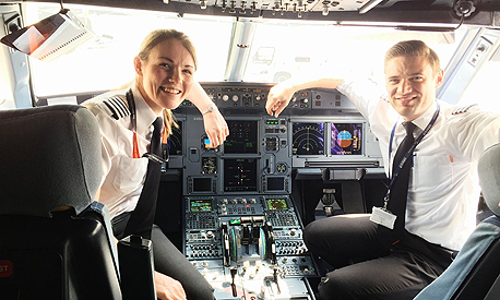 קייט מק'וויליאמס. מוכנה לטיסה קייט מק'וויליאמס. מוכנה לטיסה