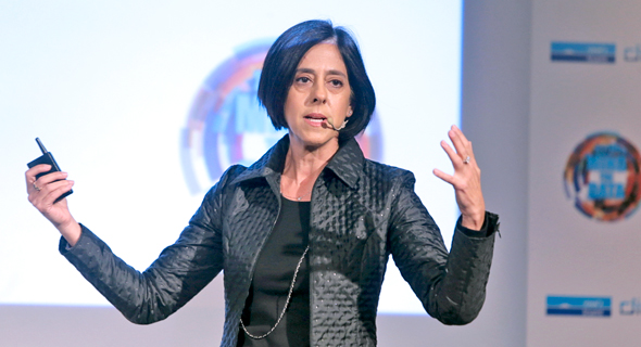 תמר יסעור, ראש החטיבה לבנקאות דיגיטלית בבנק לאומי, בוועידה תמר יסעור, ראש החטיבה לבנקאות דיגיטלית בבנק לאומי, בוועידה