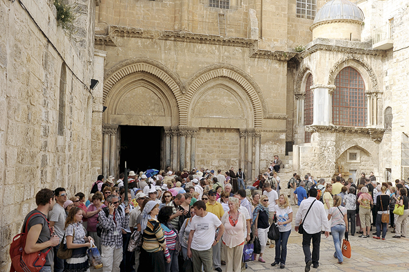 Tourists in East Jerusalem. Photo: Guy Asayag